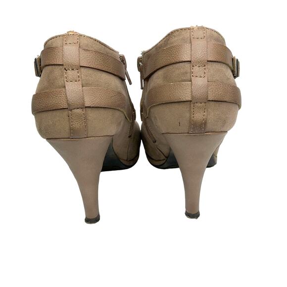 Fergalicious by Fergie Crissy Gray Strappy Ankle Bootie 7.5 M - Picture 5 of 11